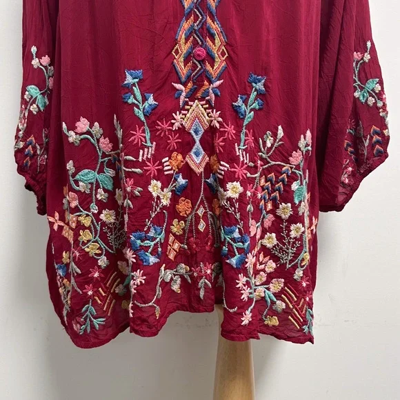 Johnny Was Red Sarah Floral Embroidered Scoop Neck 3/4 Elastic Cuff Sleeve Top - Picture 4 of 10